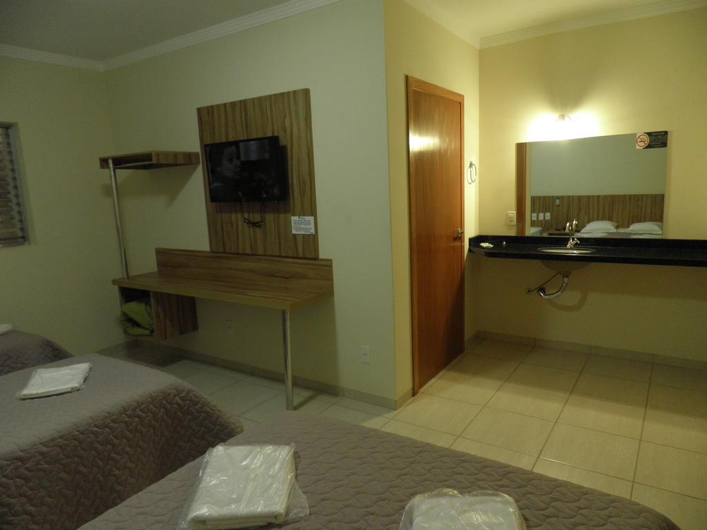 רונדונופוליס Hotel Talisma חדר תמונה